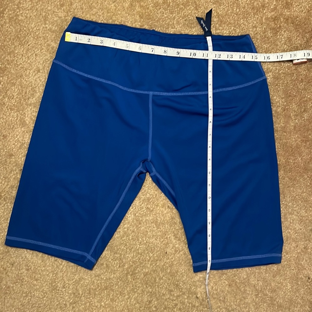 🤑SALE 3 for $20!🤑 Like new Royal blue compression shorts, size XL. 10” inseam